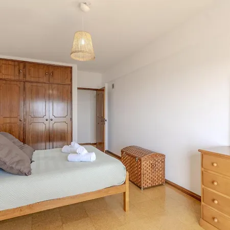 #349 Miramar By Holidays Appartement
